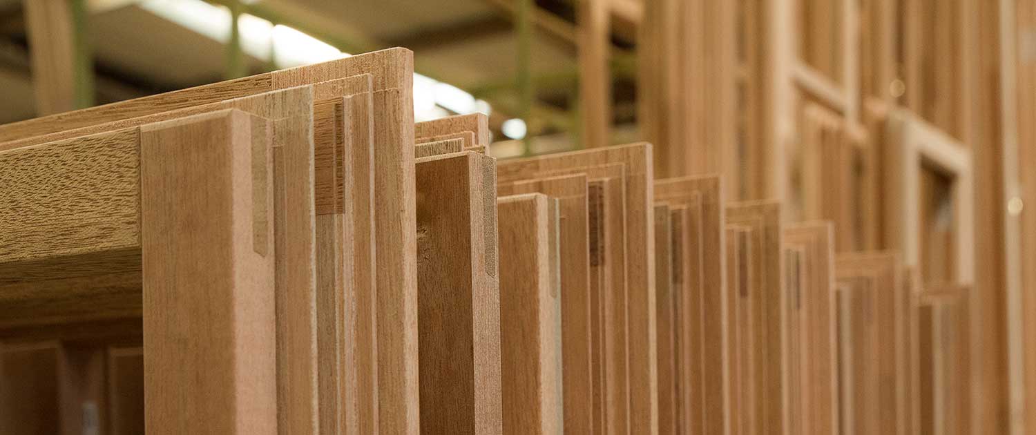 Bröcking-Fenster-Holzfenster-Hersteller-in-Vreden-NRW-Werkstoff-Holz-Holzfenster-unlackiert-aufgereiht-1-von-1